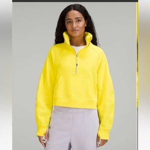 Lululemon Scuba Oversized Funnel Neck Half Zip
Sonic Yellow size M/L